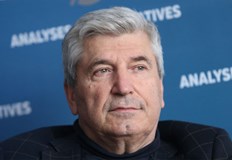 Бивш наш посланик в Русия нарисува сценарий как Пеевски чрез