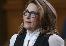 Според политолога управляващите са се свалили самиКакво да очакваме след