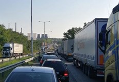 Над 2000 тира са преминали през Русе само за 24 часа Невъзможният трафик