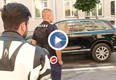 Звезда от култовия сериал Братя помете с мотора си велосипедистИнцидентът