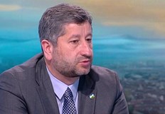 Темата за вдигане на ветото над Северна Македония е била