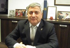 За поста ще се конкурират ректорите на УНСС на Русенския университет