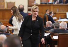 Елена Гунчева от Възраждане се отказа да напуска парламента и
