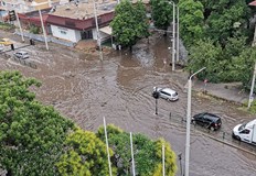 Силен дъжд наводни улиците на Русе тази сутринБурята се изви малко преди