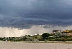 Атмосферното налягане е близко до средното за месеца и ще