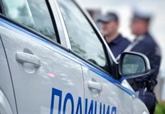 Униформените са отишли на адрес по сигналДвама полицаи са нападнати