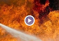 Огромни пламъци избухнаха до печатница в Индустриалната зона в пловдивския