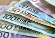 Трябваше да са 13 евроОт октомври 2022 минималното почасово заплащане