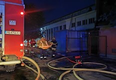 Осем пожарни гасиха огнената стихия в складово помещение на печатница Сигнал за