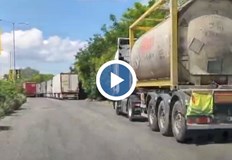 Продължава засиленият трафик от камиони към Дунав мостСлед подреждането им