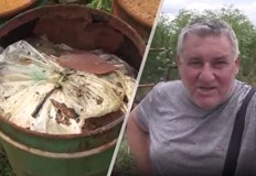 Ямата в която са хвърлени варели и чували с тежка