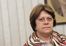 По думите ѝ вариант за експертно правителство съществува по скоро на теория Кризата