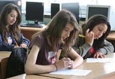 Общо 5159 седмокласници и десетокласници се явиха по собствено желание