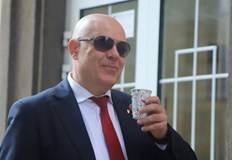 Главният прокурор е обещал през април че разследванията на скандалите