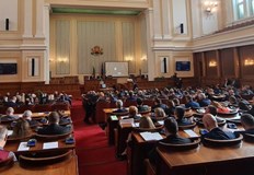 Депутатите приеха на първо четене актуализацията на държавния бюджетВ нея