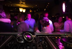 Цената на сепарето в баровете в София удари една заплата За