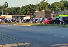 Цял следобед шофьорите преминаващи района на ГКПП Дунав мост алармират