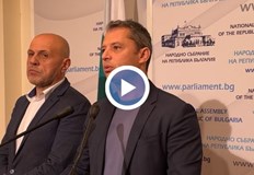 България купува уралски нефт който за разлика от сорта Брент