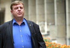 Един български политик не трябва да има началници нито в