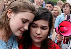 Хилядно множество участва в протест в Ню Йорк срещу решението