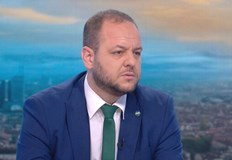 Шоуто на Слави вреди на България Това заяви в интервю