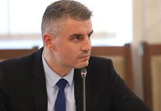 Провалените пленарни заседания от тази седмица ще забавят промените в