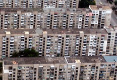 Около дузина са обявите в София за панелки над 200