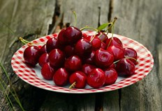 Изхвърлянето на дръжките на черешите определено не е добра идея Едва ли предполагате че