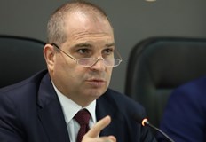 Регионалният министър отговори на обвиненията на премиера за искани 2 5