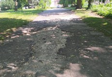 Русенец алармира за състоянието на парковите алеи в РусеВ групата