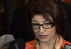 Петков опитва да се скрие зад служители на МВнР и