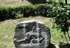 Паметникът на Мадарския конник в Парка на франкофонията в Скопие