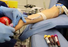 Повече от година млад мъж се лекува в интензивното на