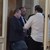 Депутати на ИТН и ПП водят разгорещен разговор в кулоарите на НС