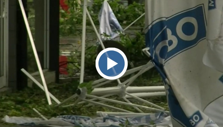 Силни ветрове, проливен дъжд и градушка удариха града