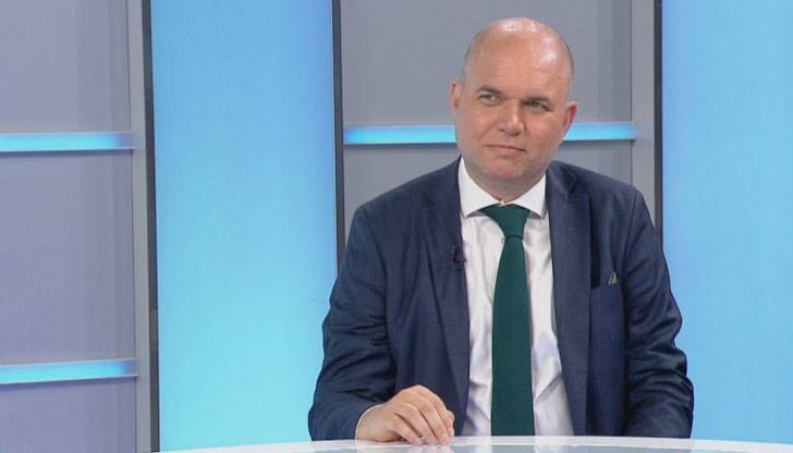 Парламентът дава право на КЕВР да определя две сметки за домакинствата Парламентът дава право на КЕВР да определя две сметки за домакинствата