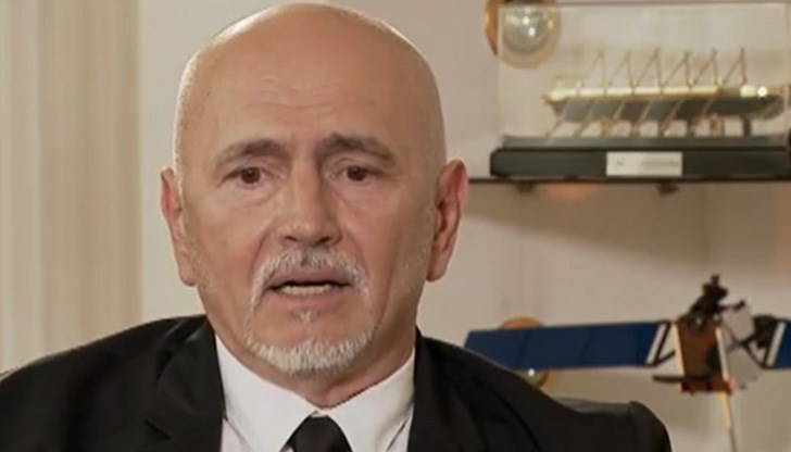 Николай Събев каза, че е пътувал дотам с влак...