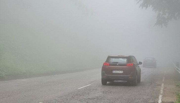 През нощта в планината е валял проливен дъжд и е духал силен вятър През нощта в планината е валял проливен дъжд и е духал силен вятър