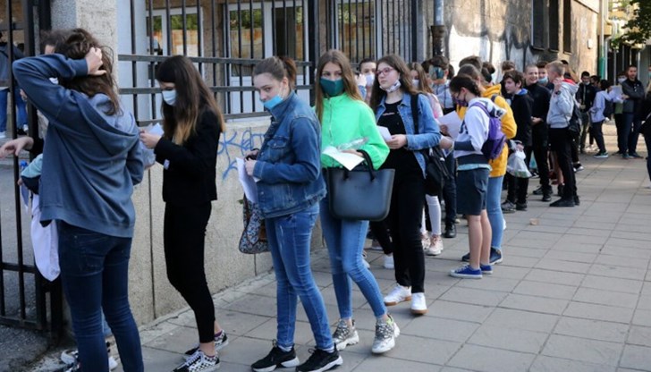 На националното външно оценяване по български език и литература се явиха над 58 500 седмокласници На националното външно оценяване по български език и литература се явиха над 58 500 седмокласници