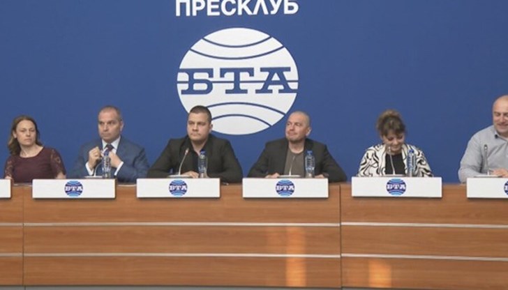 Тошко Йорданов отправи въпрос към отцепилите се петима депутати от ИТН къде са били досега и защо са взели решението си идва след обявяването, че ИТН напуска коалицията.