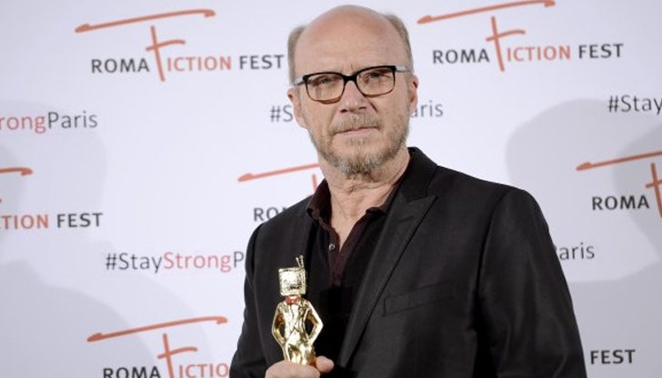 Според обвинението той е принудил към секс чужденка, която по-късно е била изоставена в тежко физическо и психическо състояние на летището в Бриндизи Според обвинението той е принудил към секс чужденка, която по-късно е била изоставена в тежко физическо и психическо състояние на летището в Бриндизи