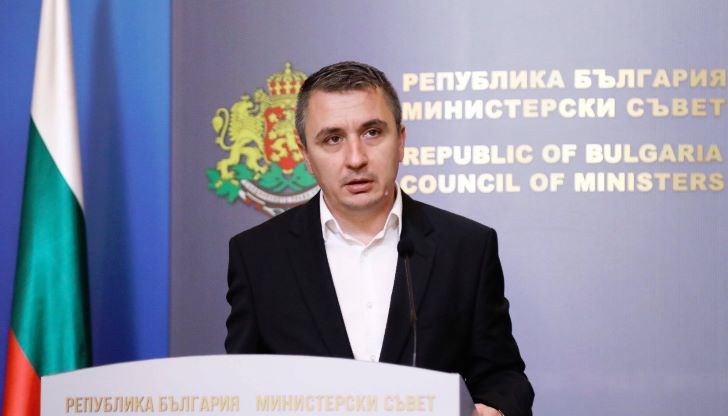 Министърът на енергетиката потвърди, че ще подаде оставка и отхвърли спекулации по темата "Газпром"