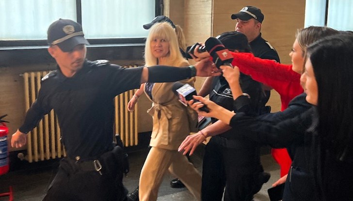 Удря бе задържана на граничен пункт “Кулата" във връзка с ефективна присъда от 6 години за корупция Удря бе задържана на граничен пункт “Кулата" във връзка с ефективна присъда от 6 години за корупция