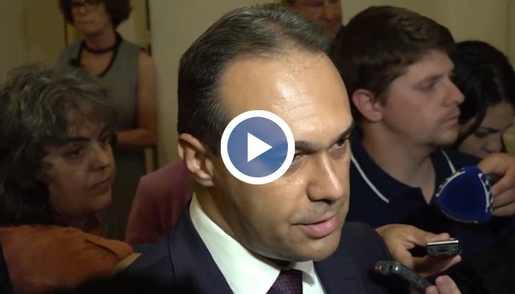 Дали самолетът е шпионски, или не, разследването тепърва ще установи