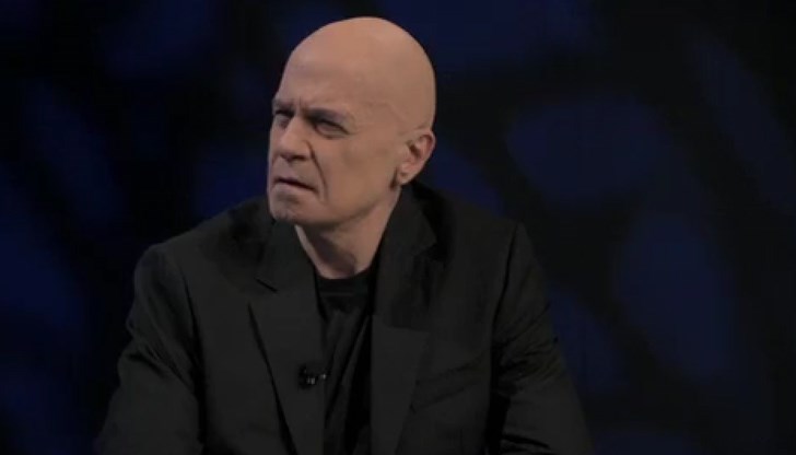 "Приказките какви били Кирил Петков и Асен Василев и какво казали на Слави, и как ПП или ДБ не ги уважавали е добре да се доразвият и изяснят в някоя кръчма - там им е мястото", пише Смилов "Приказките какви били Кирил Петков и Асен Василев и какво казали на Слави, и как ПП или ДБ не ги уважавали е добре да се доразвият и изяснят в някоя кръчма - там им е мястото", пише Смилов