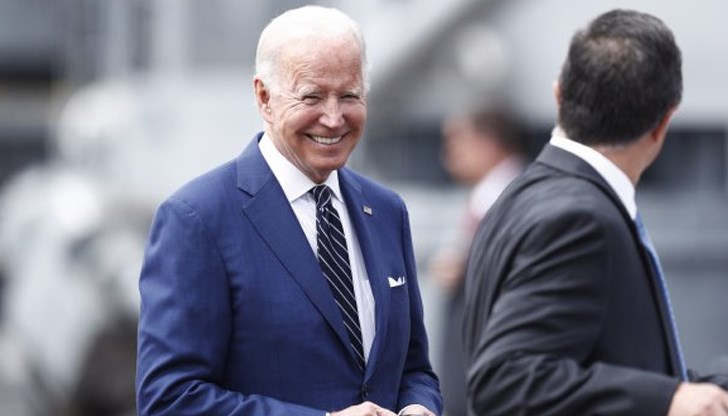 Скокът на цените на потребителските стоки в глобален мащаб е заради войната в Украйна, а не заради санкциите срещу Русия, заяви Йенс Столтенберг Скокът на цените на потребителските стоки в глобален мащаб е заради войната в Украйна, а не заради санкциите срещу Русия, заяви Йенс Столтенберг