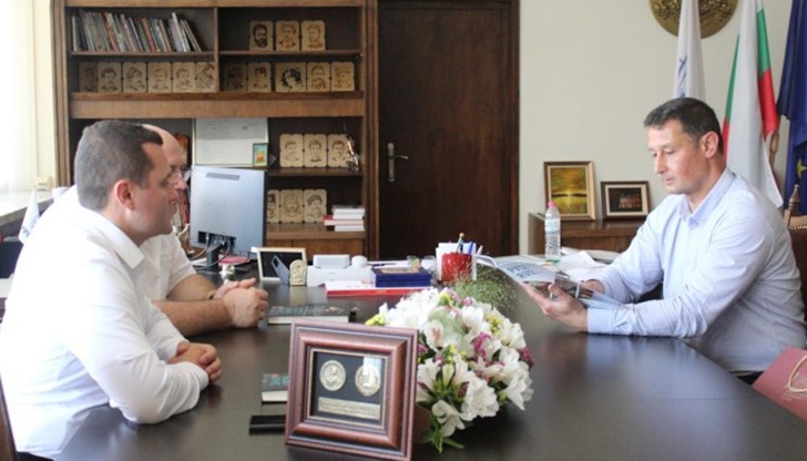 Кметът на Русе разговаря с ректора на Икономическия университет във Варна