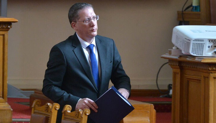 Това коментира от трибуната на Народното събрание Милен Матеев от „Продължаваме промяната“