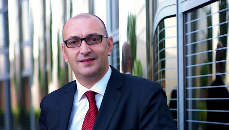 Според него половинчатите решения на кабинета правят България меката връзка в източното крило на НАТО Според него половинчатите решения на кабинета правят България меката връзка в източното крило на НАТО