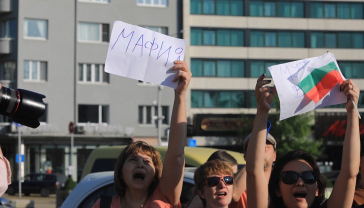 Искат да продължат да крадат. Борисов! Бързаш да се радваш